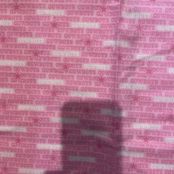 Dallas Cowboys Barbeque Pink Apron - Picture 2 of 3